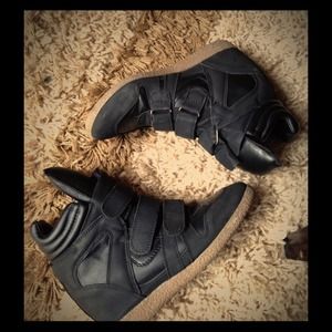 Sneaker wedges