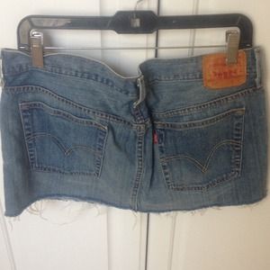 New low riser Levi denim skirt
