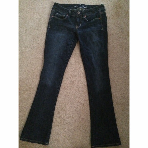 🌸HOLD 🌸 American Eagle Skinny Kick Jeans