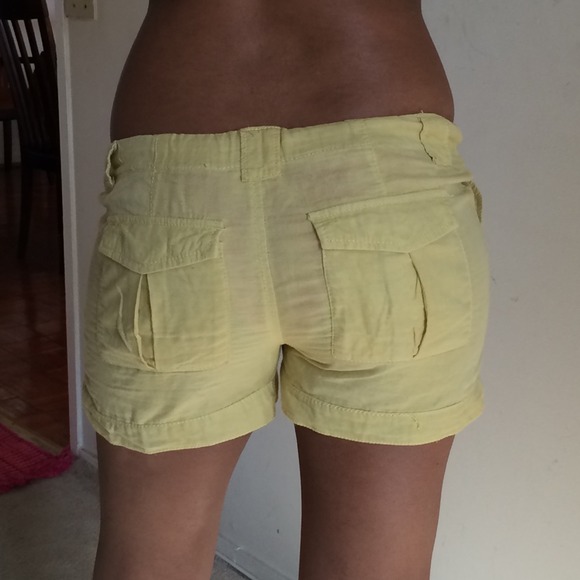 Yellow shorts - Picture 2 of 2