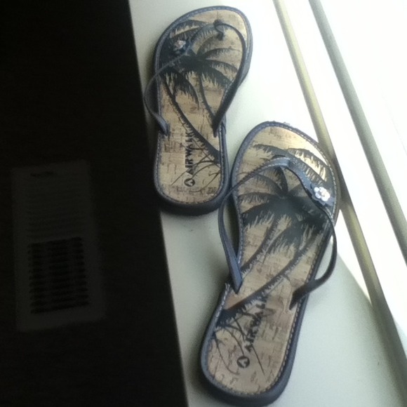 Air Walk flip flops!