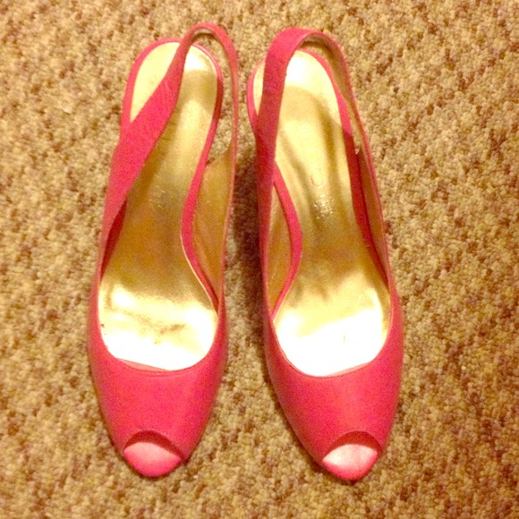 Pink open toe & heel wedge shoes!