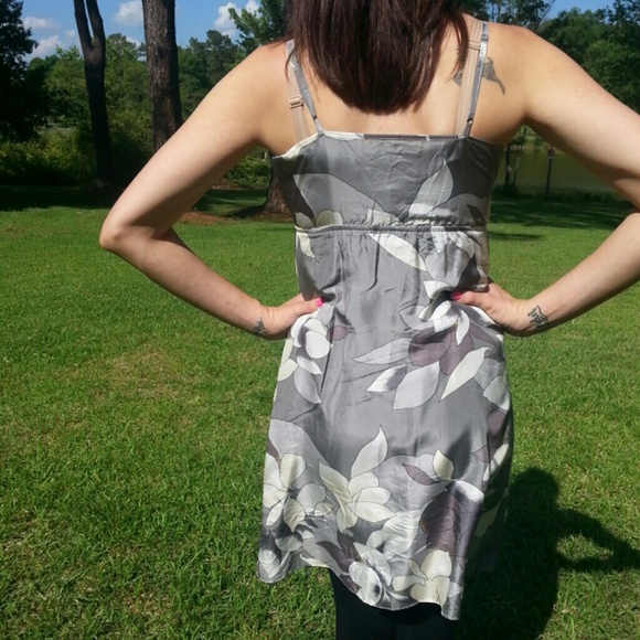*Neutral silky summer dress* - Picture 2 of 3