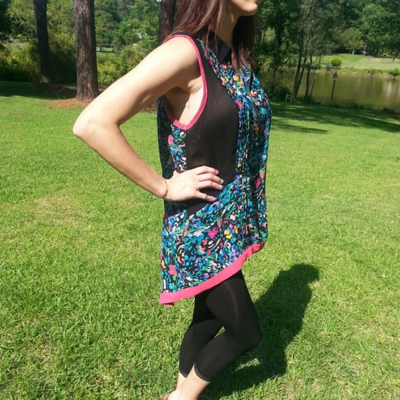 ***TRADED! Pretty floral tunic/top - Picture 2 of 4