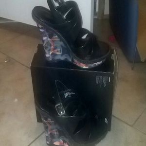 Black with floral wedges