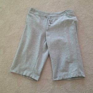 Light grey stretchy work out comfy shorts