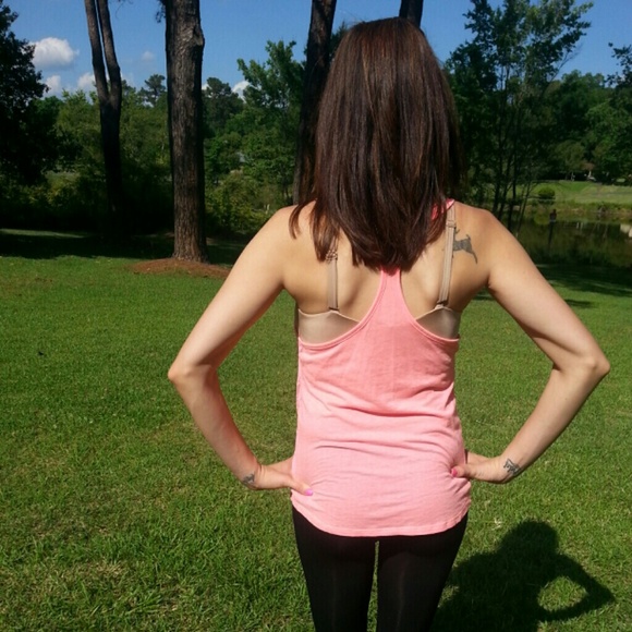 *VS Pink Tank* - Picture 2 of 3