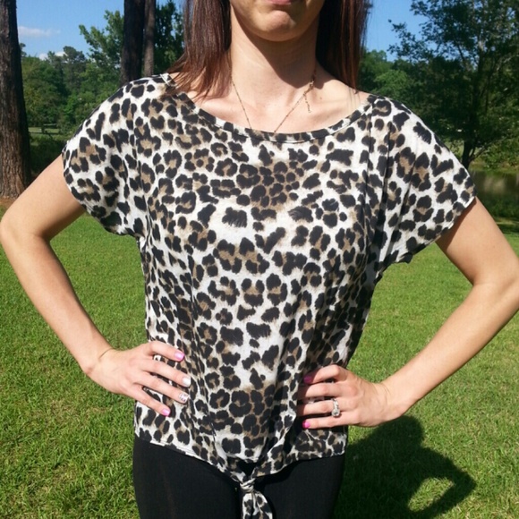 ***TRADED! Leopard print tie top - Picture 1 of 4