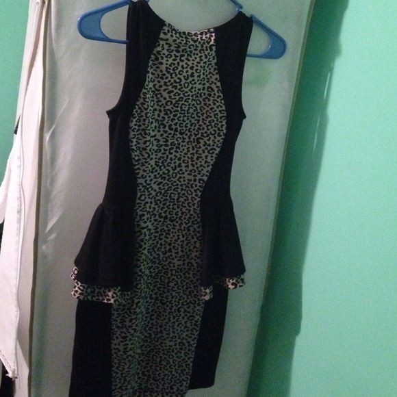 Cheetah print dress - Picture 4 of 4