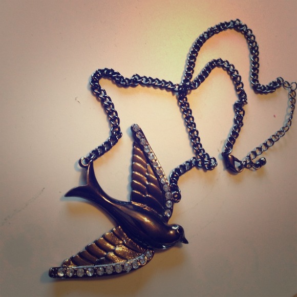 Bird necklace