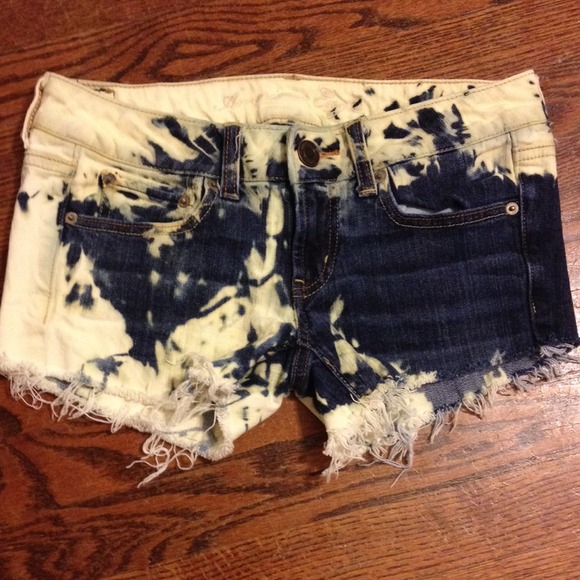 American Eagle Bleached Jean Cutoff Shorts - Picture 2 of 3