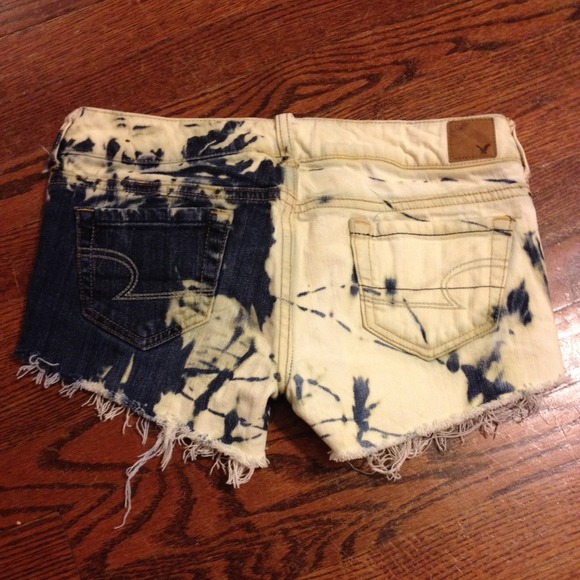 American Eagle Bleached Jean Cutoff Shorts - Picture 3 of 3