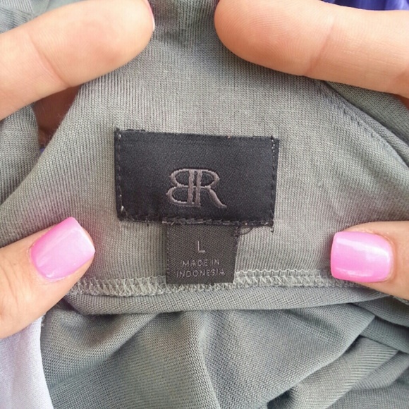 *Grey slouchy tank* - Picture 3 of 3