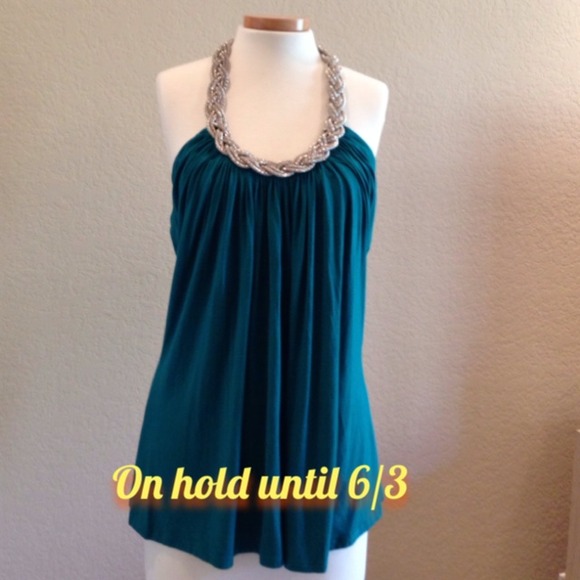❌SOLD❌Beautiful Haltered top