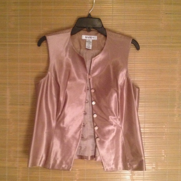 Sparkling Alfani vest with mother of pearl buttons - Picture 1 of 1