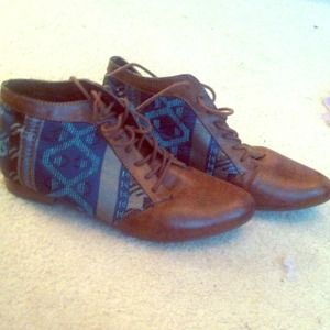 Awesome dress shoes, Aztec tribal print