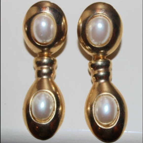 Earrings - Picture 1 of 1