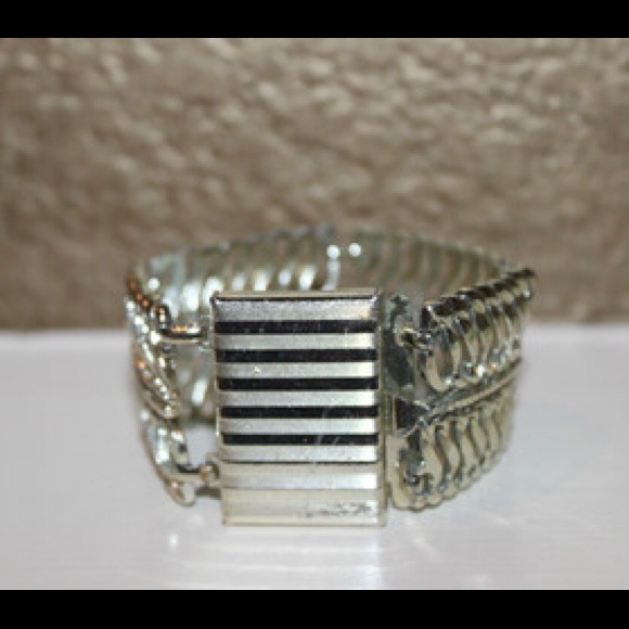 Bracelet - Picture 1 of 1