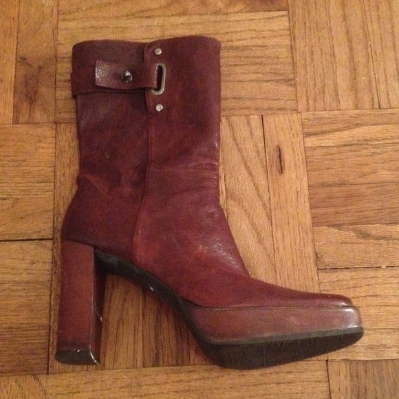 Distressed leather platform boot