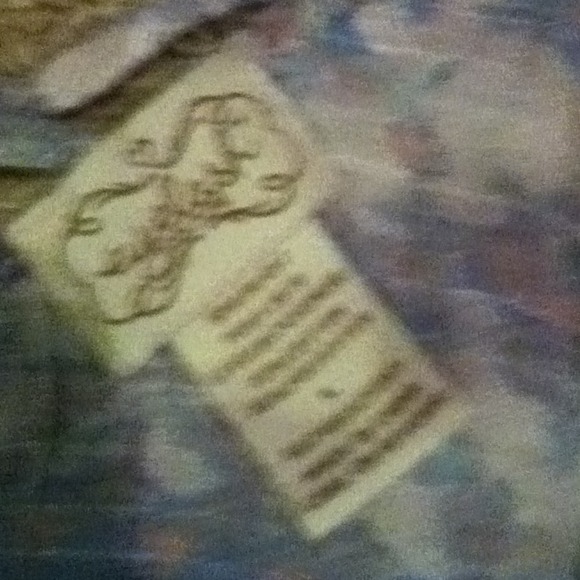 Floral design tank. Button up front. Cross back. - Picture 2 of 3