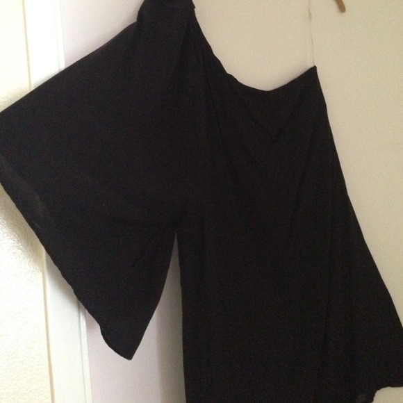 SOLD IN BUNDLE- Audrey black one shoulder dress - Picture 2 of 3