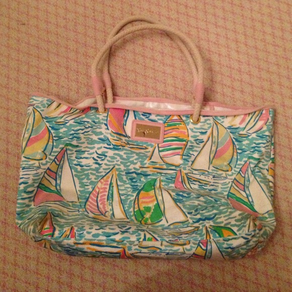 MAKE AN OFFER Lilly Pulitzer you gotta regatta
