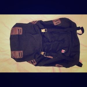 Large black urban outfitters bag