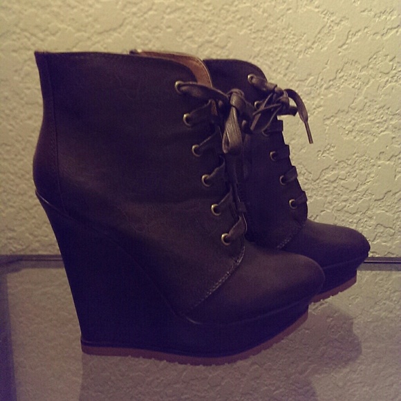 Ankle Wedge Boot