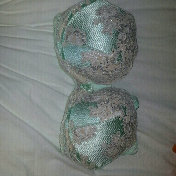 Vs bra