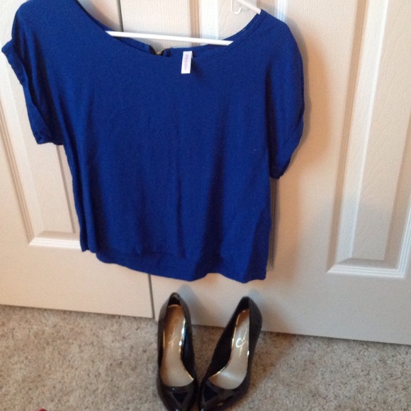 Blue slouchy top
