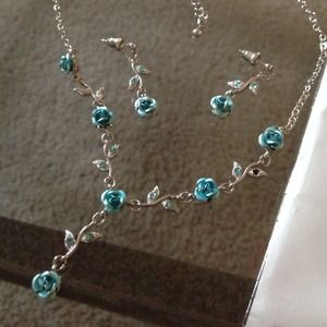 Fashion jewelry set (necklace with earrings)
