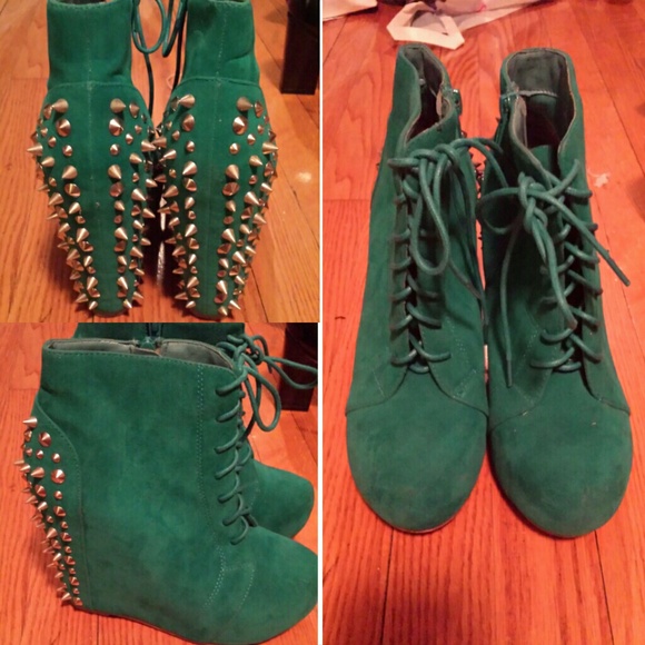 Boots - Spiked boot wedges
