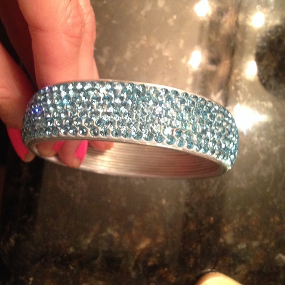 Sky blue Swarovski Crystal bangle - Picture 1 of 3