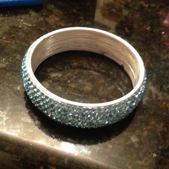 Sky blue Swarovski Crystal bangle - Picture 2 of 3