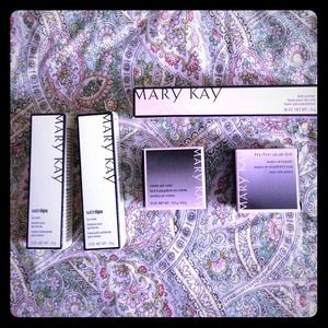 NEW Mary Kay Make Up