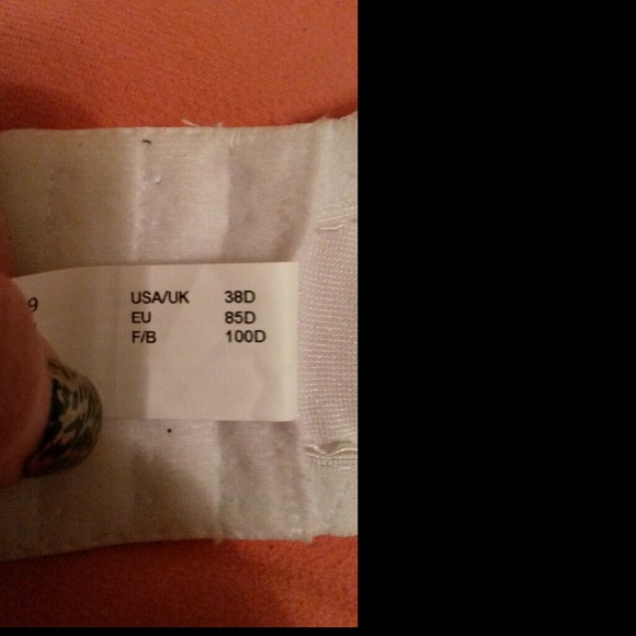 White lace bra - Picture 2 of 2