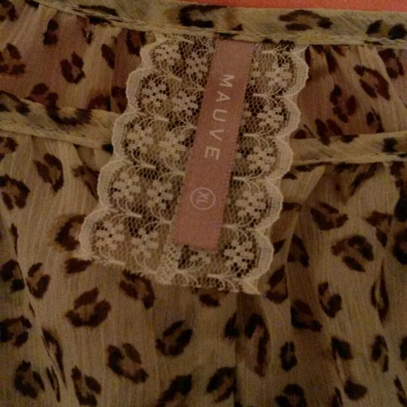 Cheetah print sheer top - Picture 2 of 2