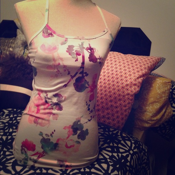 lululemon athletica Handbags - 🌺Aunthentic LULULEMON top RARE🌺