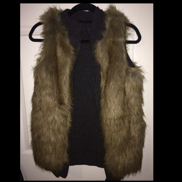 Faux fur & wool blended vest