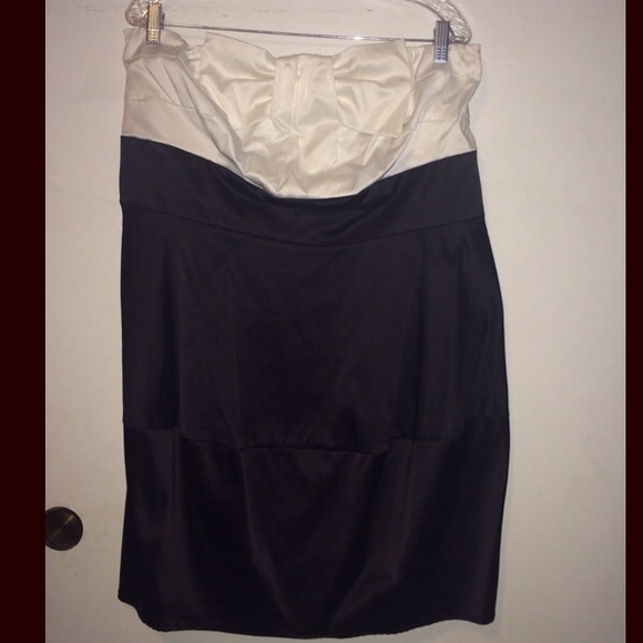 Black and white dress - Picture 2 of 3