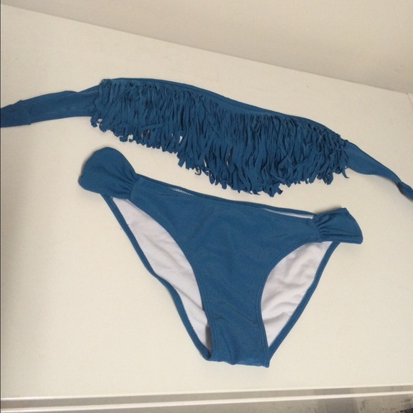 The Perfect Body! Fringe Gorgeous Blue Bikini - Picture 2 of 4