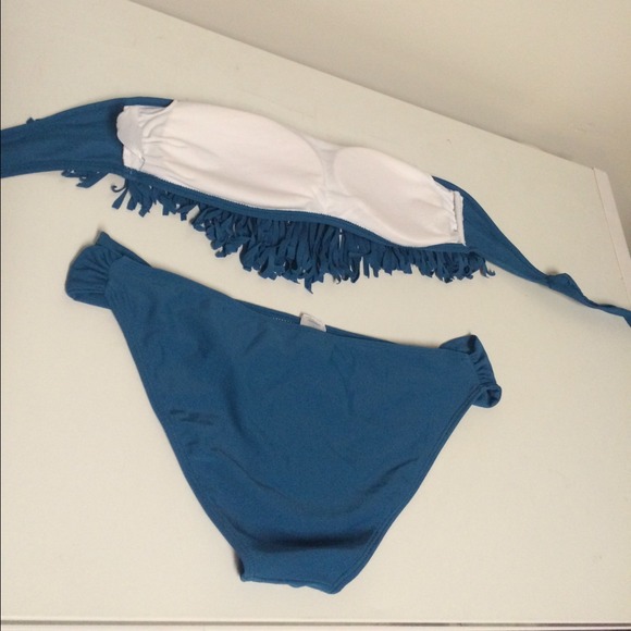 The Perfect Body! Fringe Gorgeous Blue Bikini - Picture 3 of 4