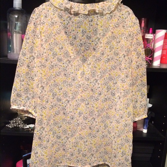 🚫sold🚫Old Navy ruffle top Med - Picture 3 of 4