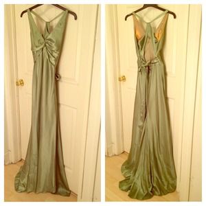 Amazing mermaid green formal gown!