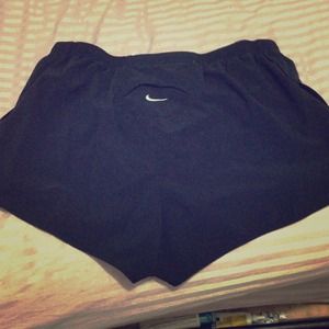 ❤️ Black NIKE shorts size M. Like new ❤️