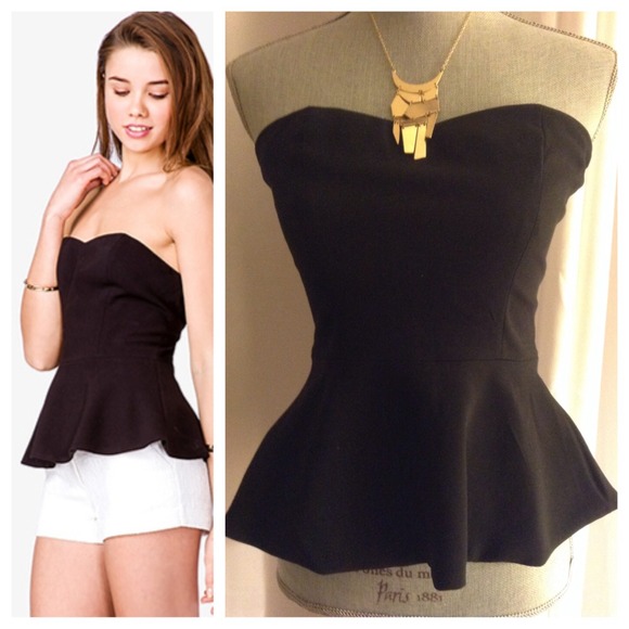 Forever 21 Tops - Black strapless peplum