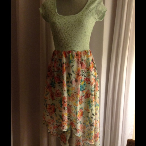 HIGH LOW FLORAL DRESS - Picture 1 of 3