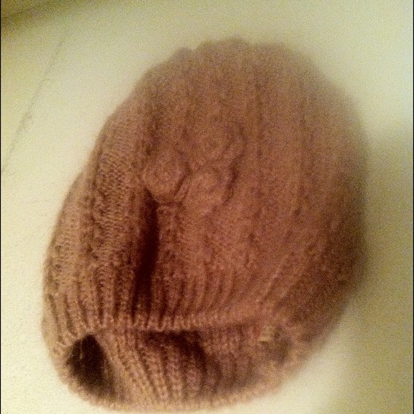 Knitted beanie