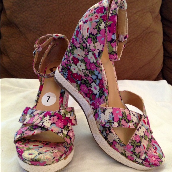 Report Shoes Floral Espadrille Wedge