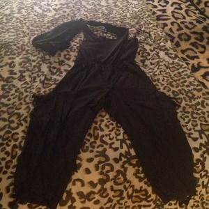 Sean John Capri with hoodie.